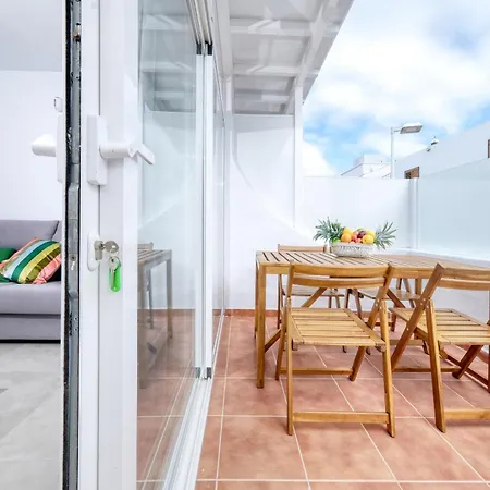 Апартаменты Puerto Perla 3 - 100m To The By Lanzarote Пуэрто дель Кармен